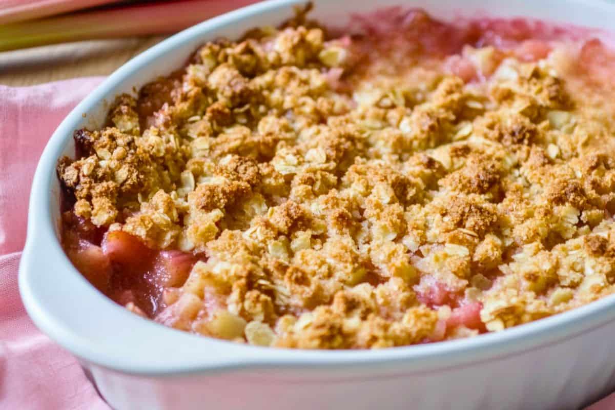 Gran’s Homemade Rhubarb Crisp