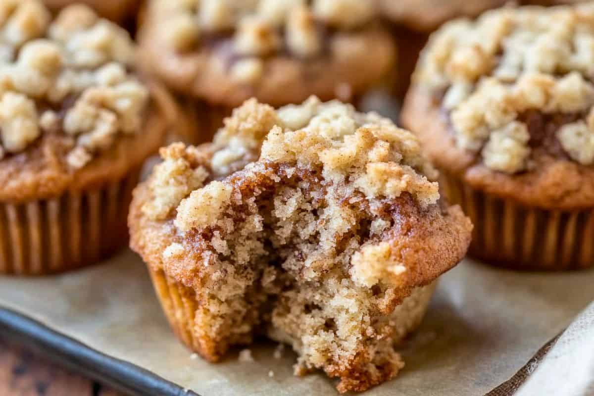 Easy Coffee Cake Muffins (w/ Cinnamon Swirl)
