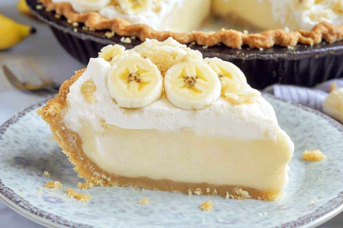 Classic Banana Cream Pie from Scratch (Easy and Tasty)