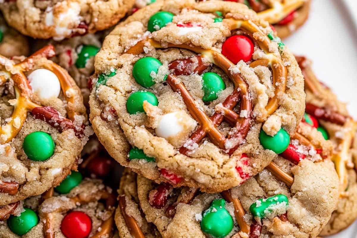 25 Festive Christmas Cookies Recipes to Make This Season