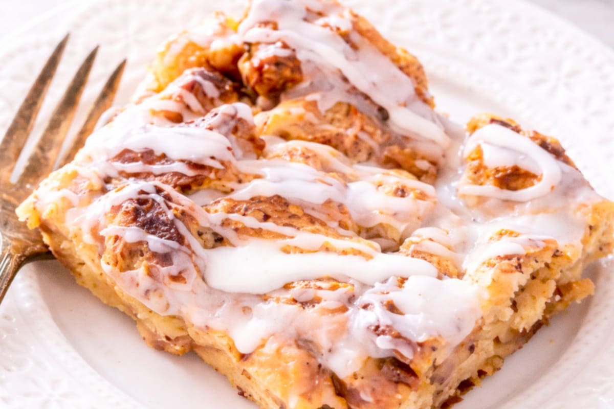 Irresistible Cinnamon Roll Bread Pudding for Easter Brunch